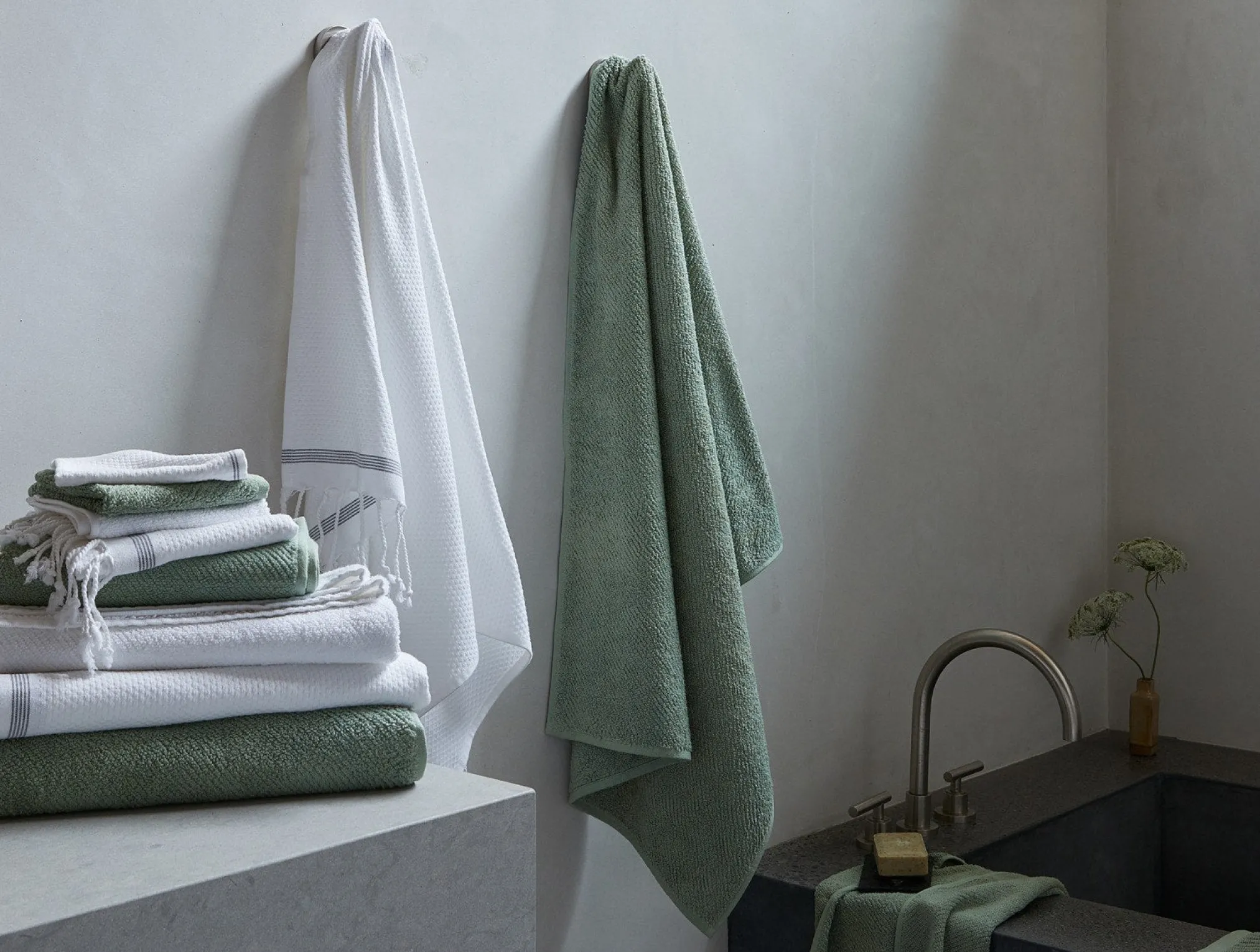 Coyuchi Air Weight® Organic Towels - Set of 6< Bath Towels