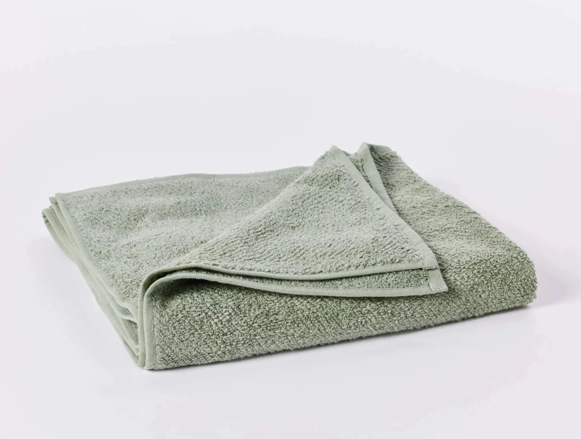 Coyuchi Air Weight® Organic Wash Cloth< Bath Towels