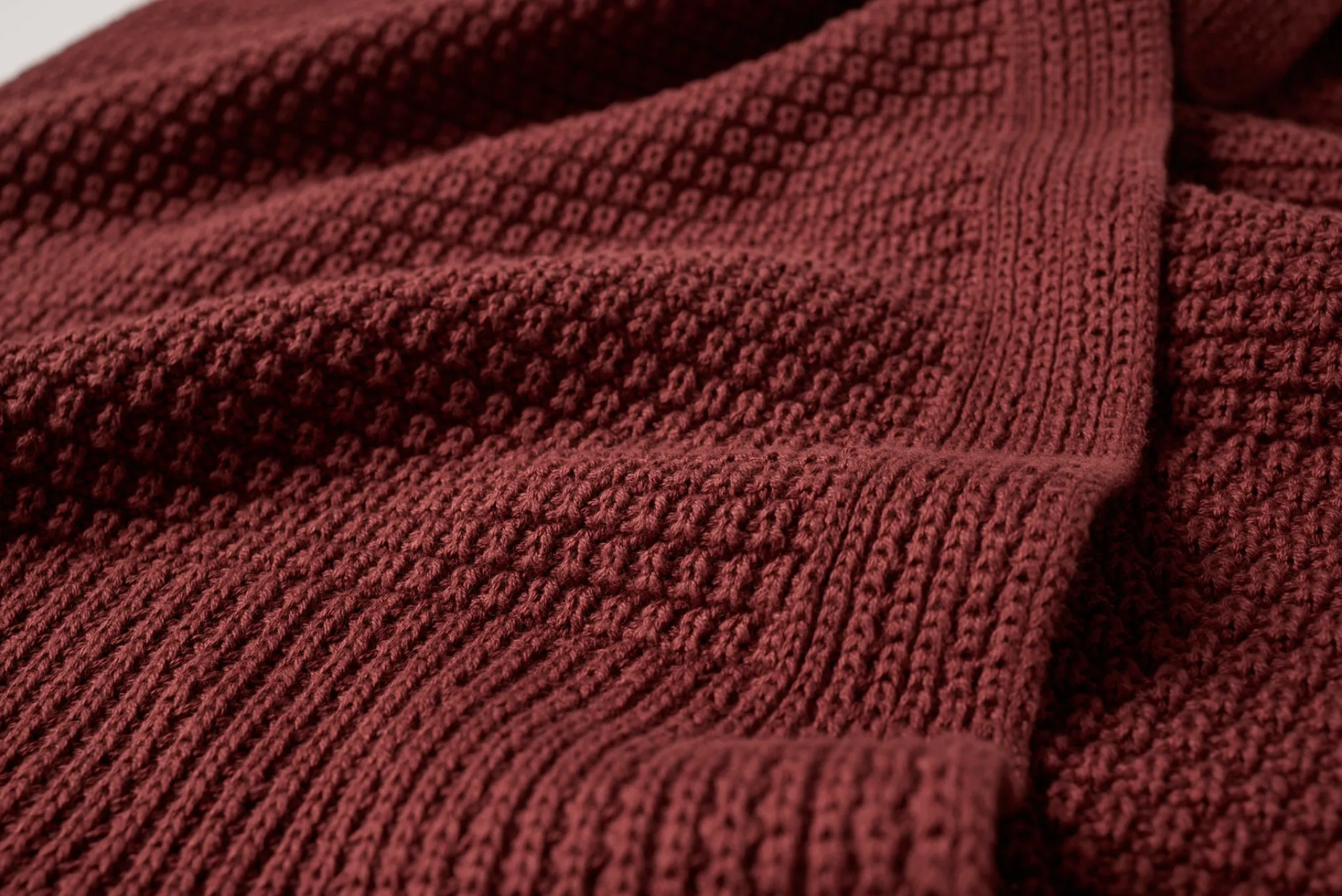 Coyuchi Avalon Organic Knit Throw< Throws