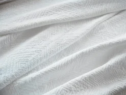Coyuchi Avila Organic Matelasse Blanket< Bed Blankets