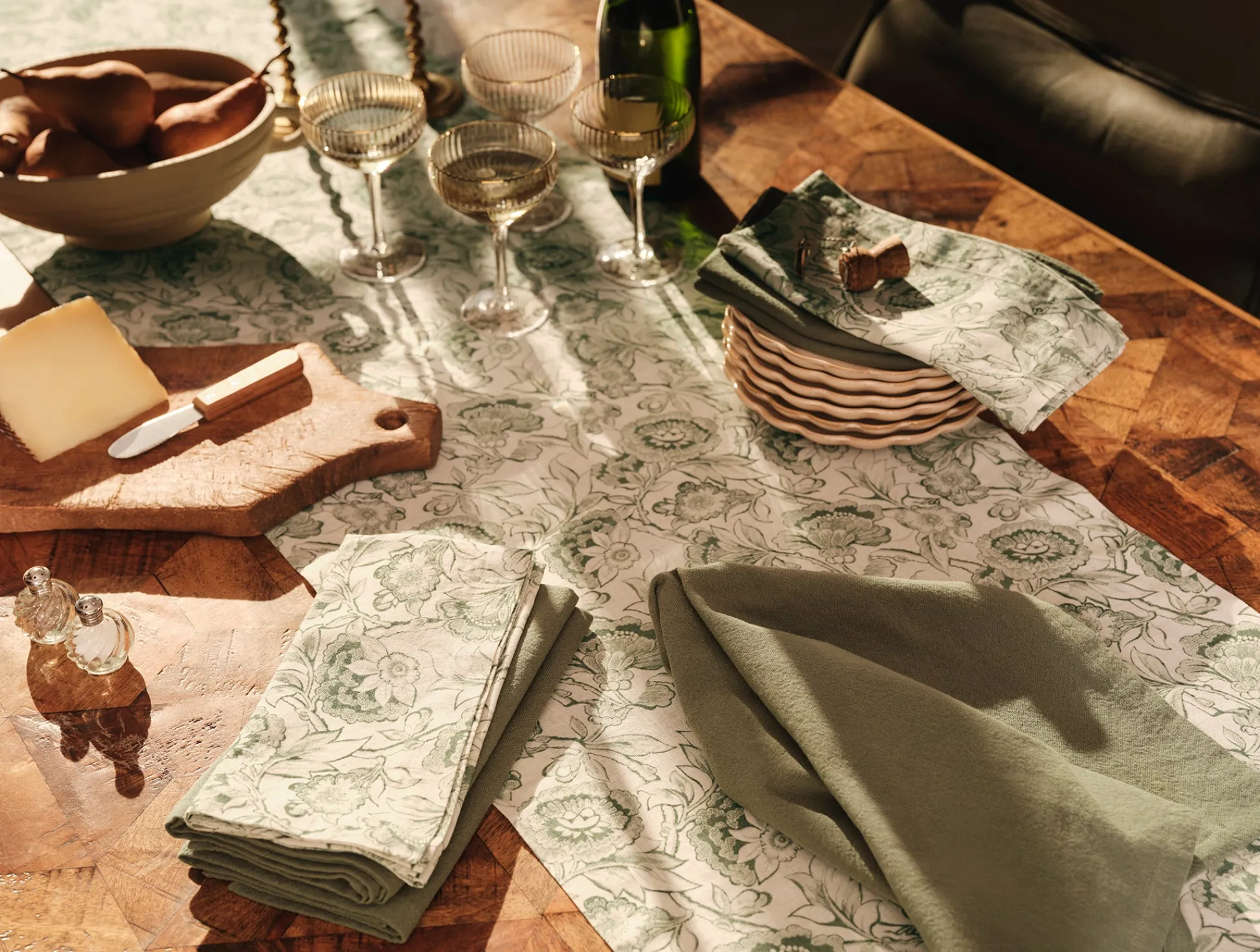 Coyuchi Balboa Print Runner< Dining
