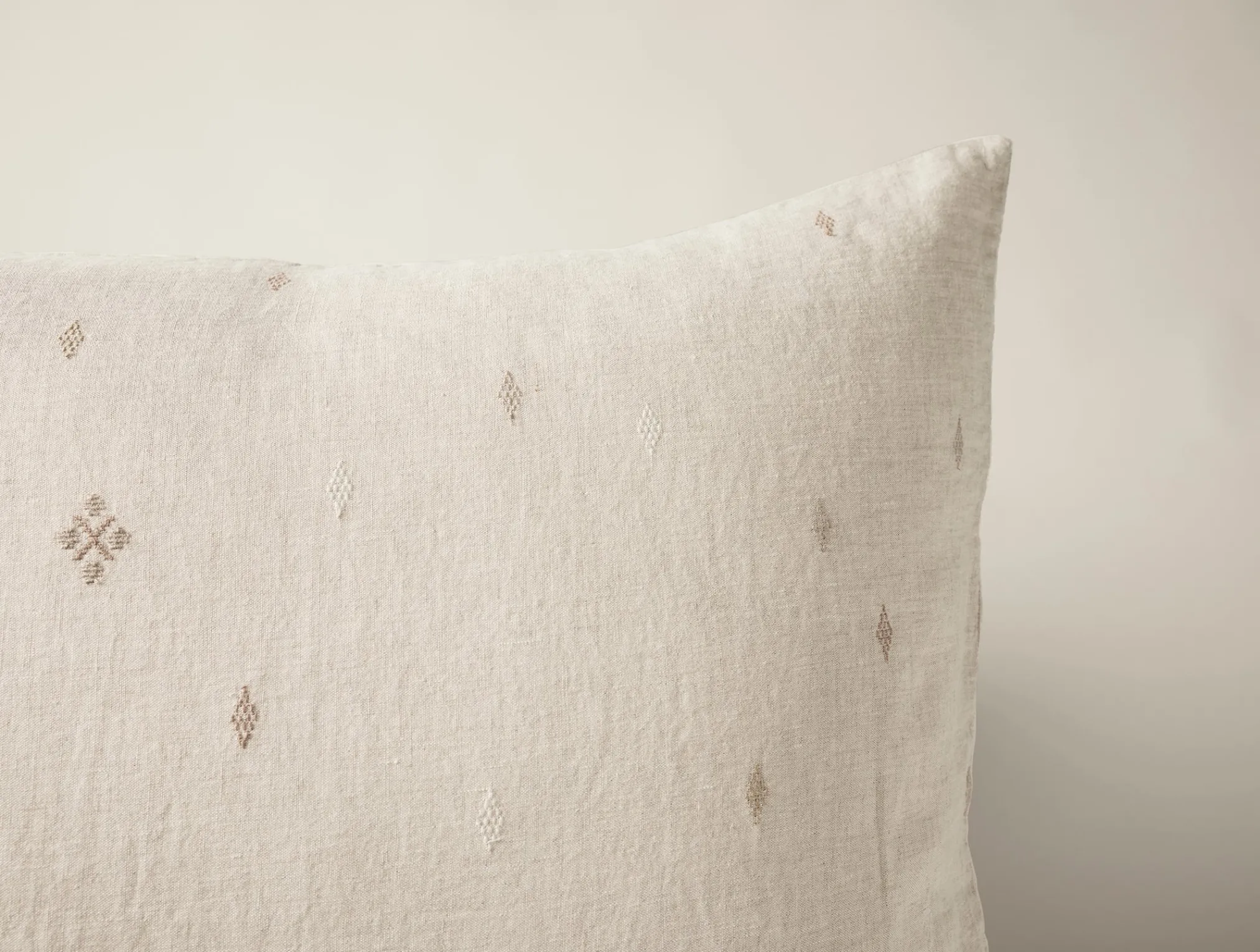 Coyuchi Cambria Embroidered Organic Linen Sham< Pillow Shams