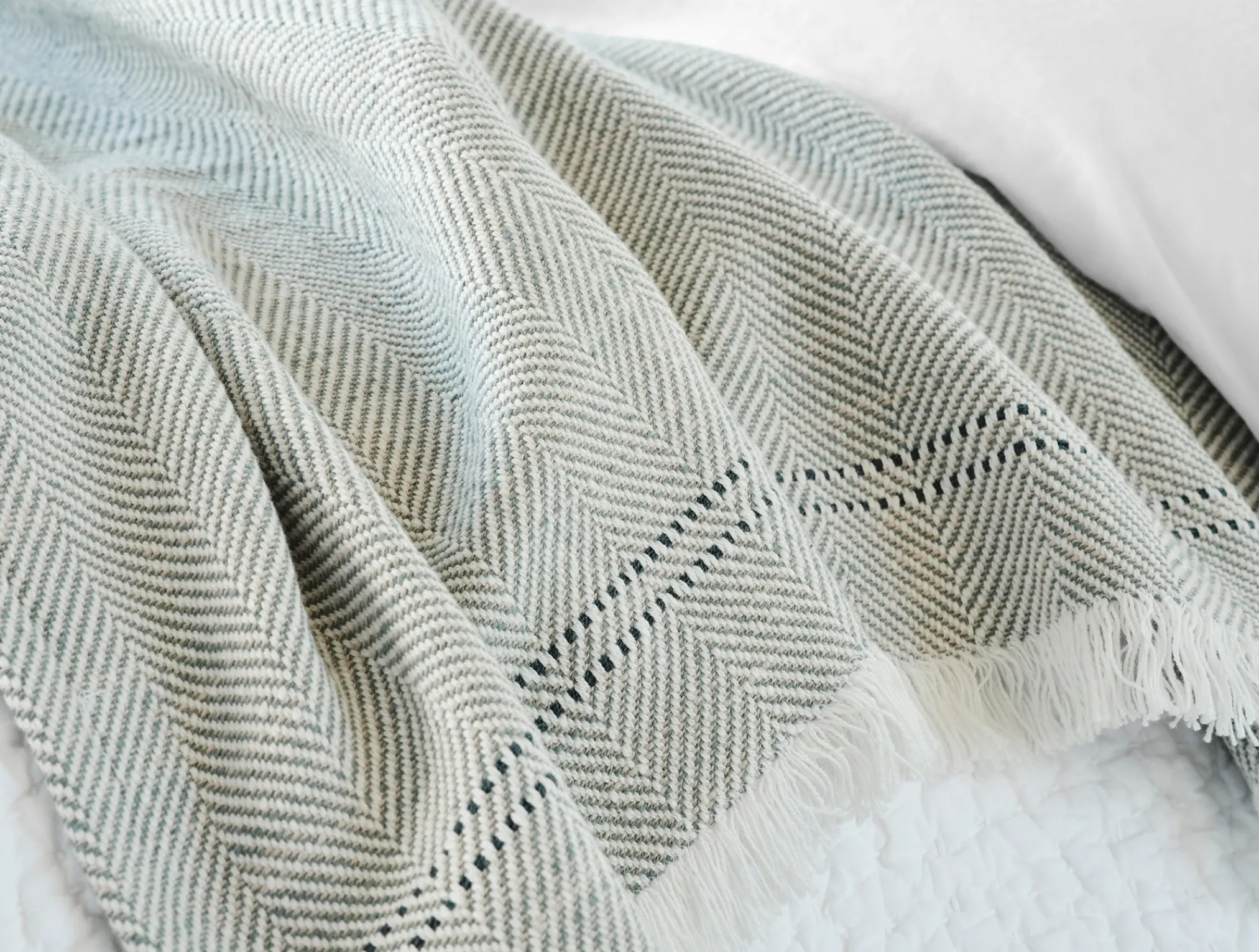 Coyuchi Canyon Organic Throw< Throws