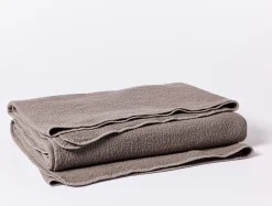 Coyuchi Cascade Organic Matelasse Blanket< Bed Blankets
