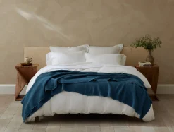 Coyuchi Cascade Organic Matelasse Blanket< Bed Blankets
