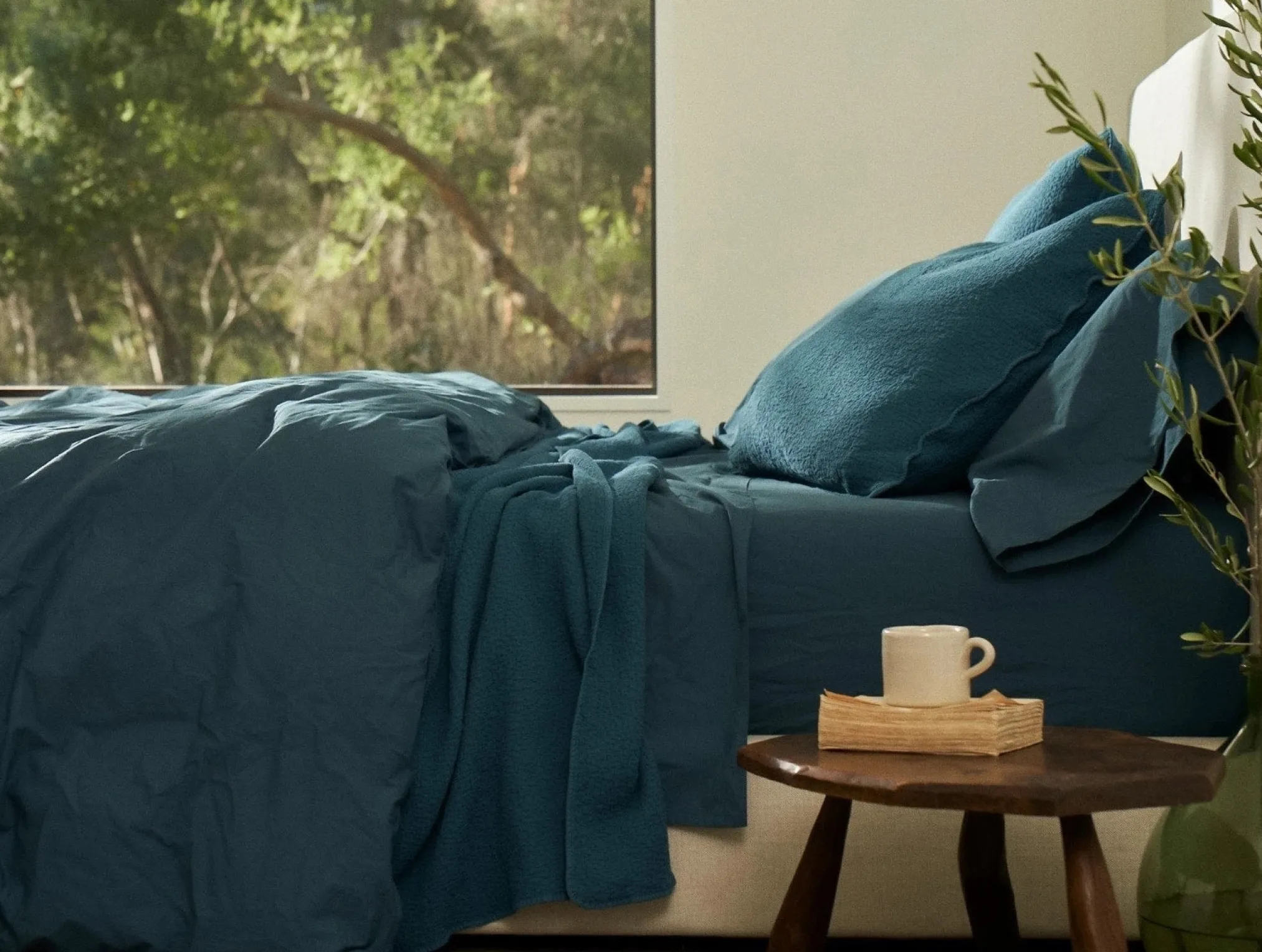 Coyuchi Cascade Organic Matelasse Blanket< Bed Blankets