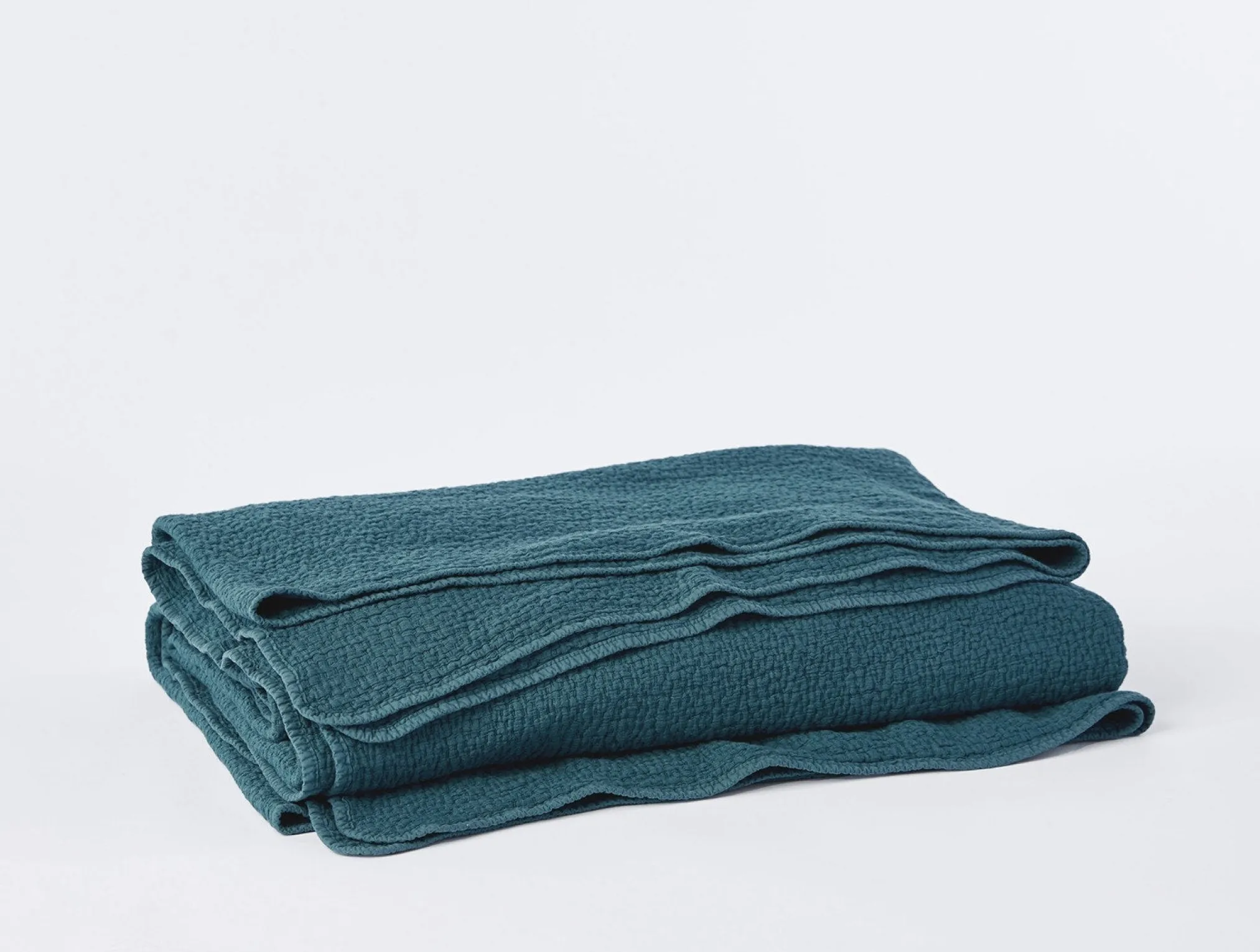 Coyuchi Cascade Organic Matelasse Blanket< Bed Blankets