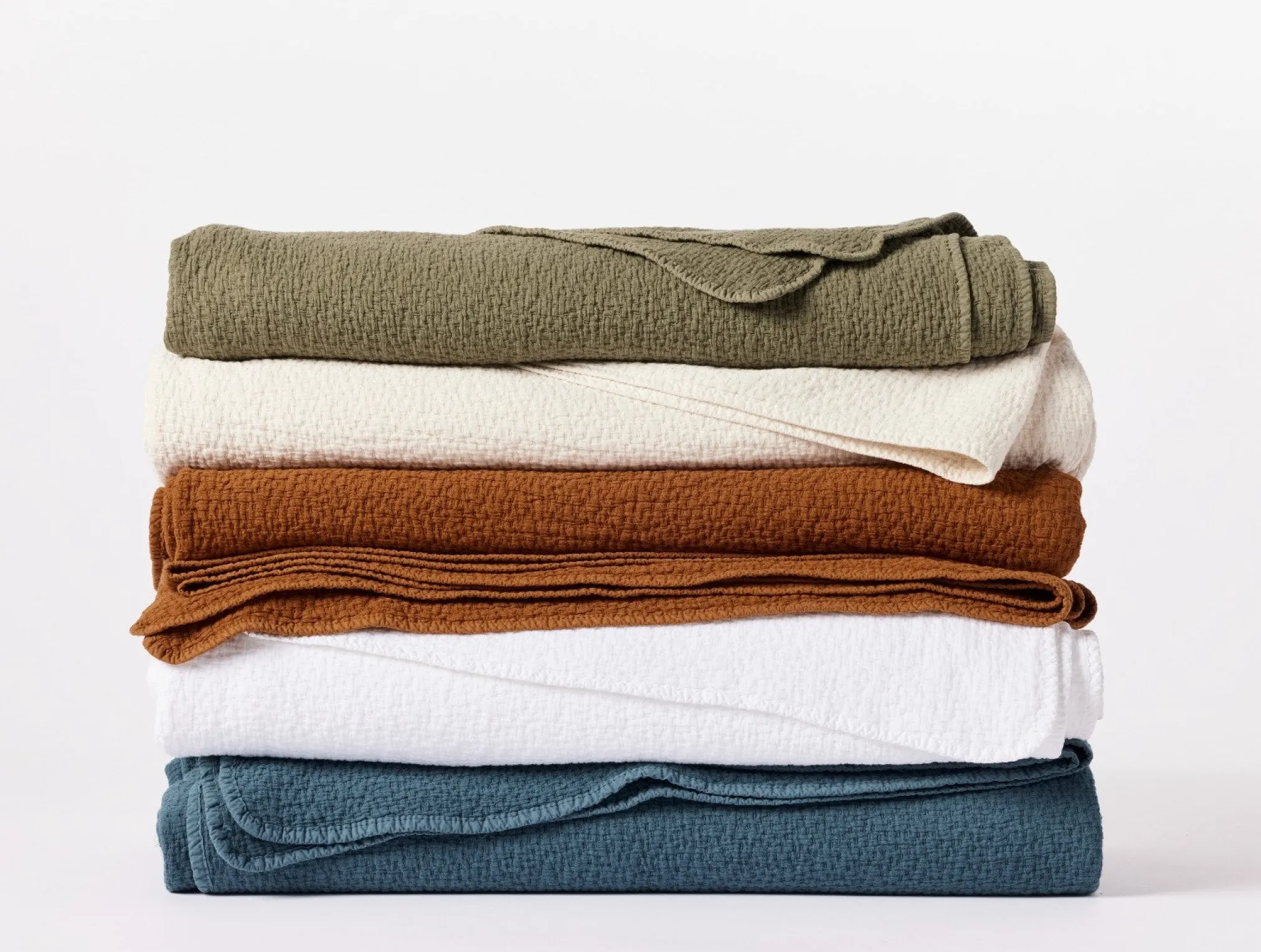 Coyuchi Cascade Organic Matelasse Blanket< Bed Blankets