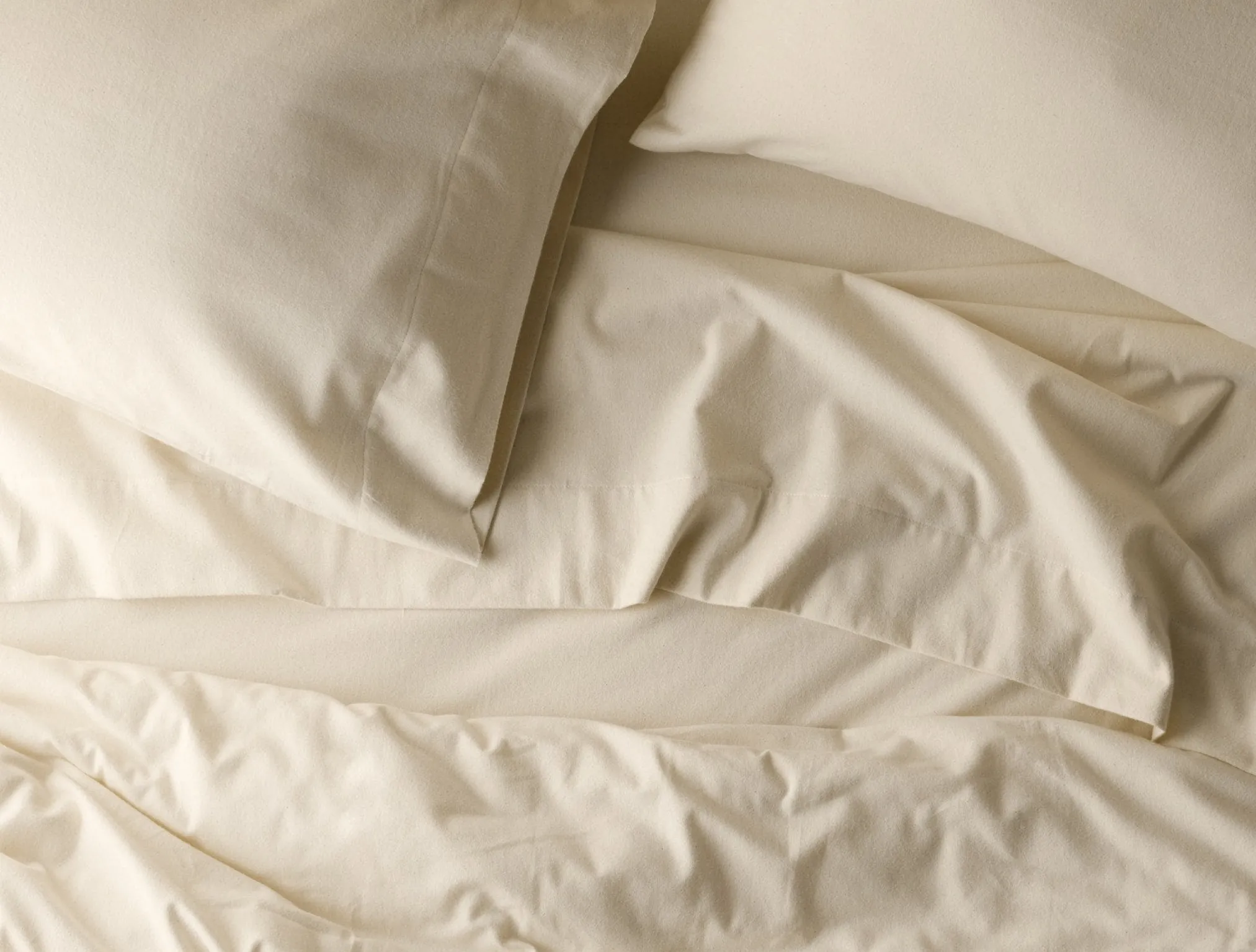 Coyuchi Cloud Brushed™ Organic Flannel Fitted Sheet< Fitted Sheets|Fitted Sheets