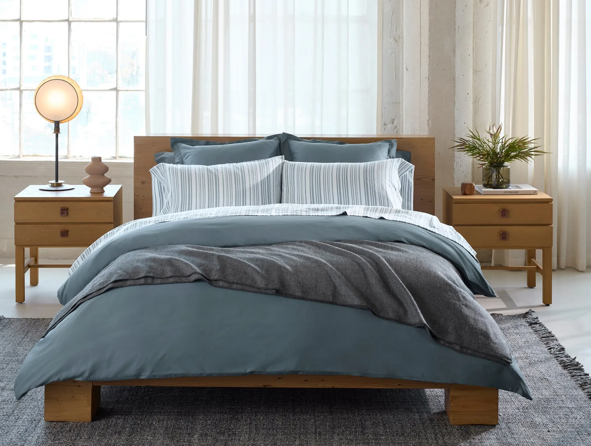 Coyuchi Cloud Soft Organic Sateen Minimalist Bed Bundle< Sateen