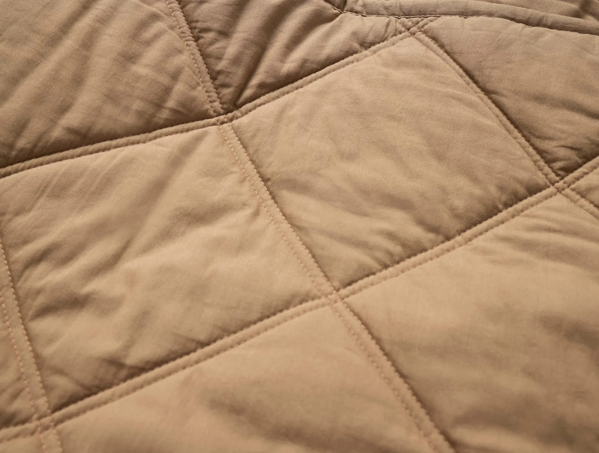 Coyuchi Diamond-Stitched Organic Cotton Comforter< Quilts + Comforters|Quilts + Comforters