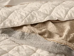 Coyuchi Diamond-Stitched Organic Cotton Comforter< Quilts + Comforters|Quilts + Comforters