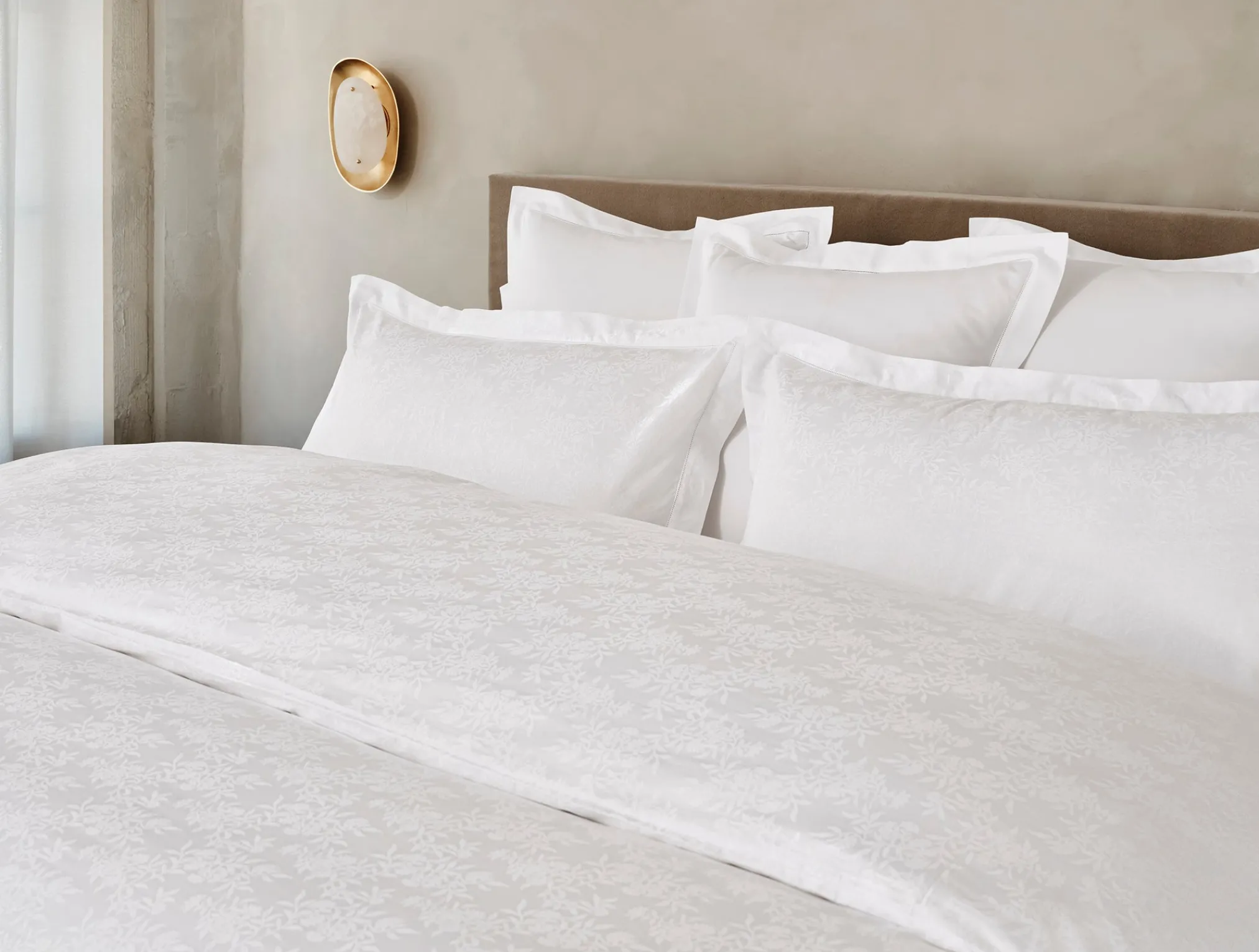 Coyuchi Heirloom Organic Sateen Jacquard Duvet Set< Duvet Covers + Sets