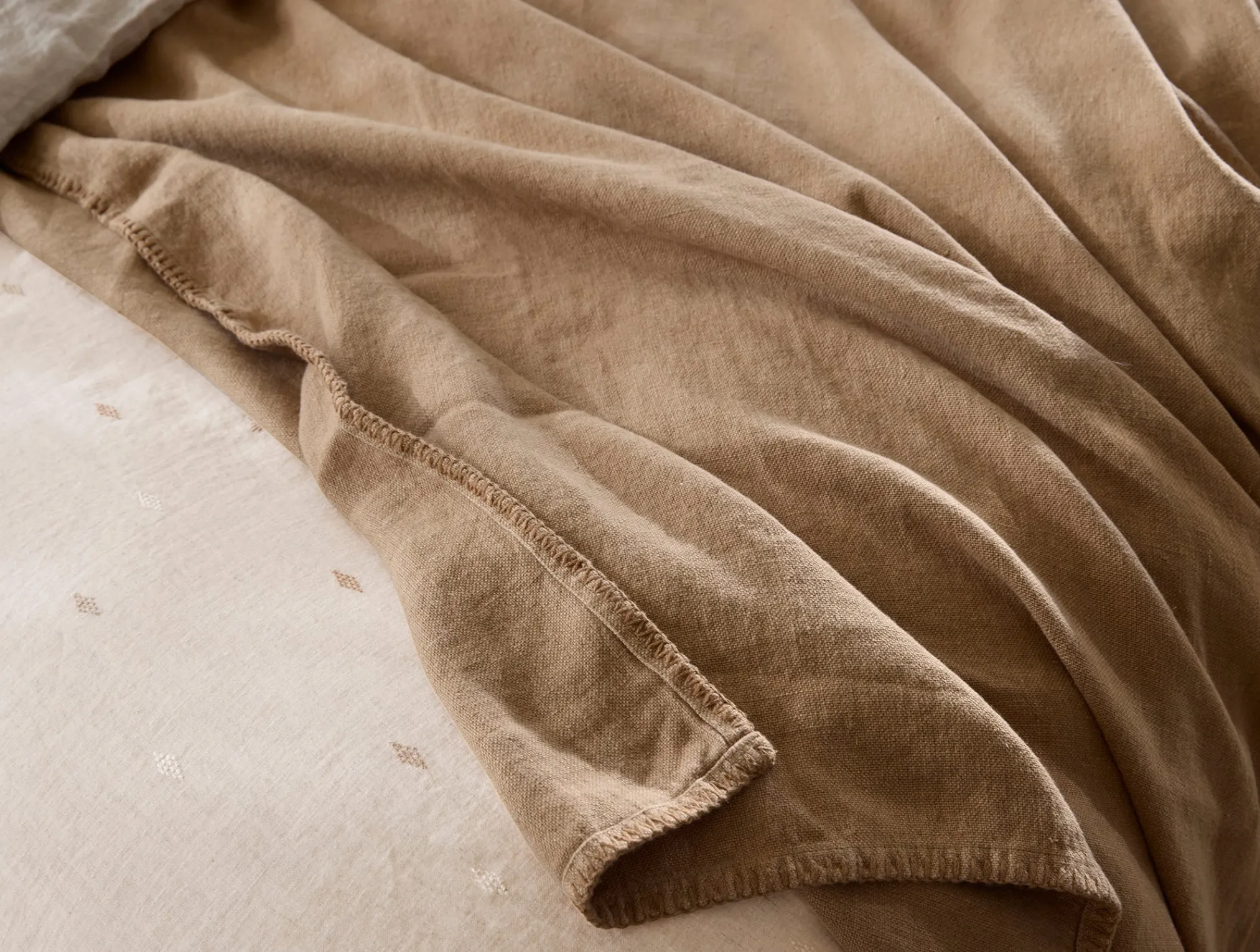Coyuchi Helena Organic Linen Throw< Throws