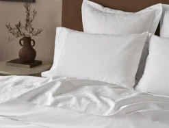 Coyuchi Heritage Organic Percale Jacquard Border Pillowcases< Pillowcases|Pillowcases