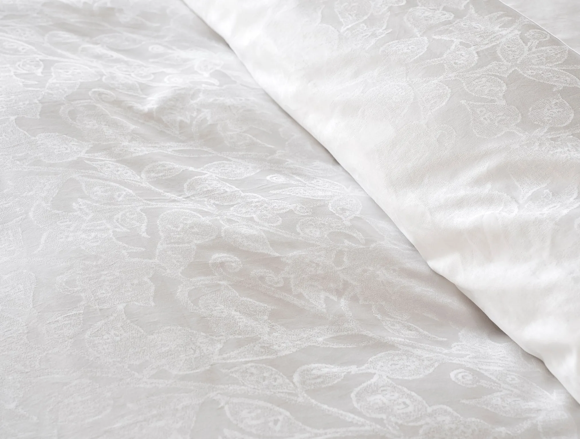 Coyuchi Heritage Organic Percale Jacquard Duvet Cover< Duvet Covers + Sets
