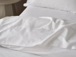 Coyuchi Heritage Organic Percale Jacquard Border Flat Sheet< Percale
