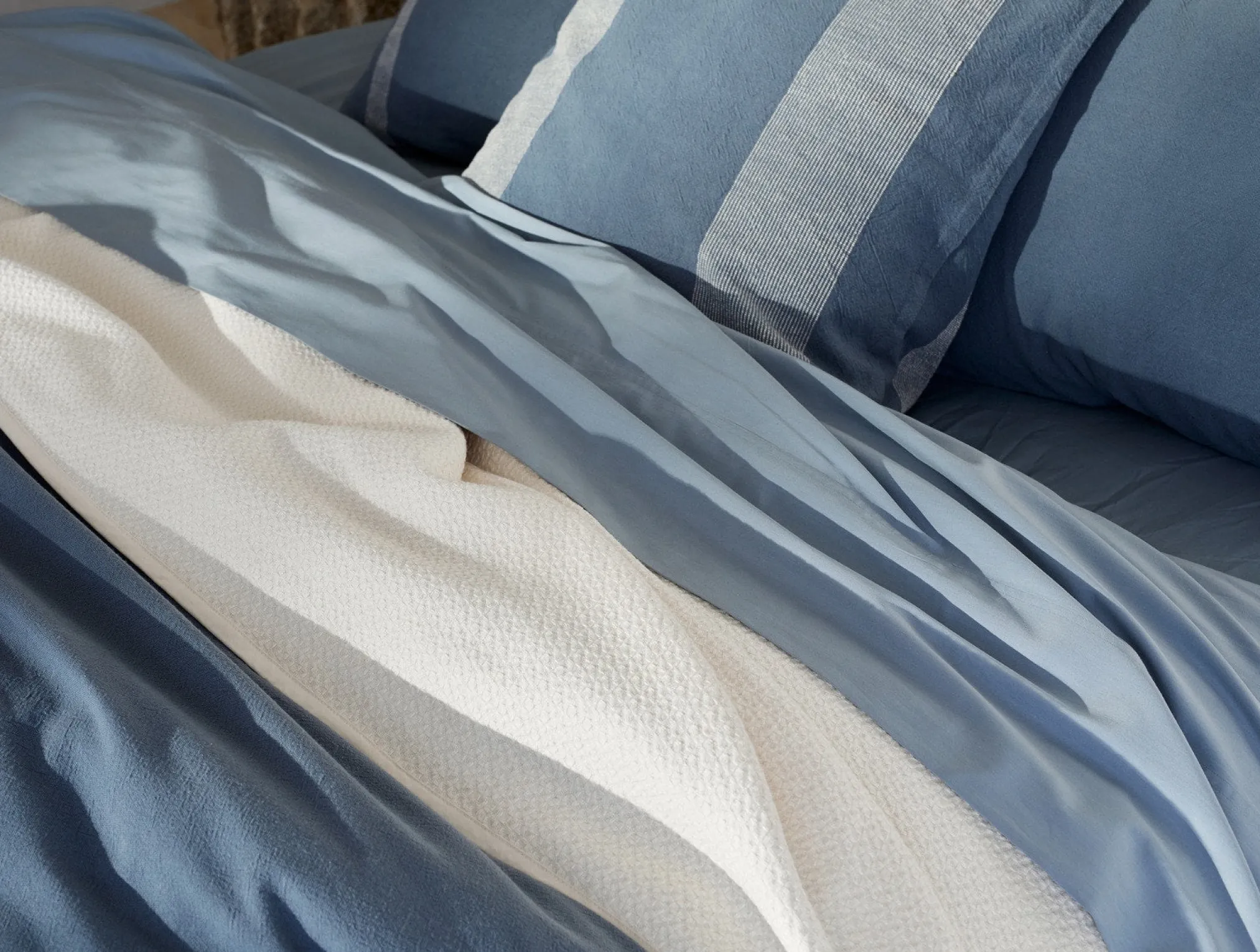 Coyuchi Honeycomb Organic Blanket< Bed Blankets