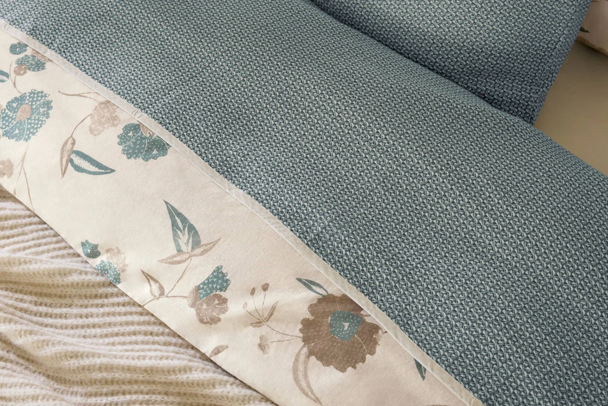 Coyuchi Honeycomb Organic Blanket< Bed Blankets