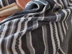 Coyuchi Mariposa Supersoft Organic Cotton Blanket< Bed Blankets