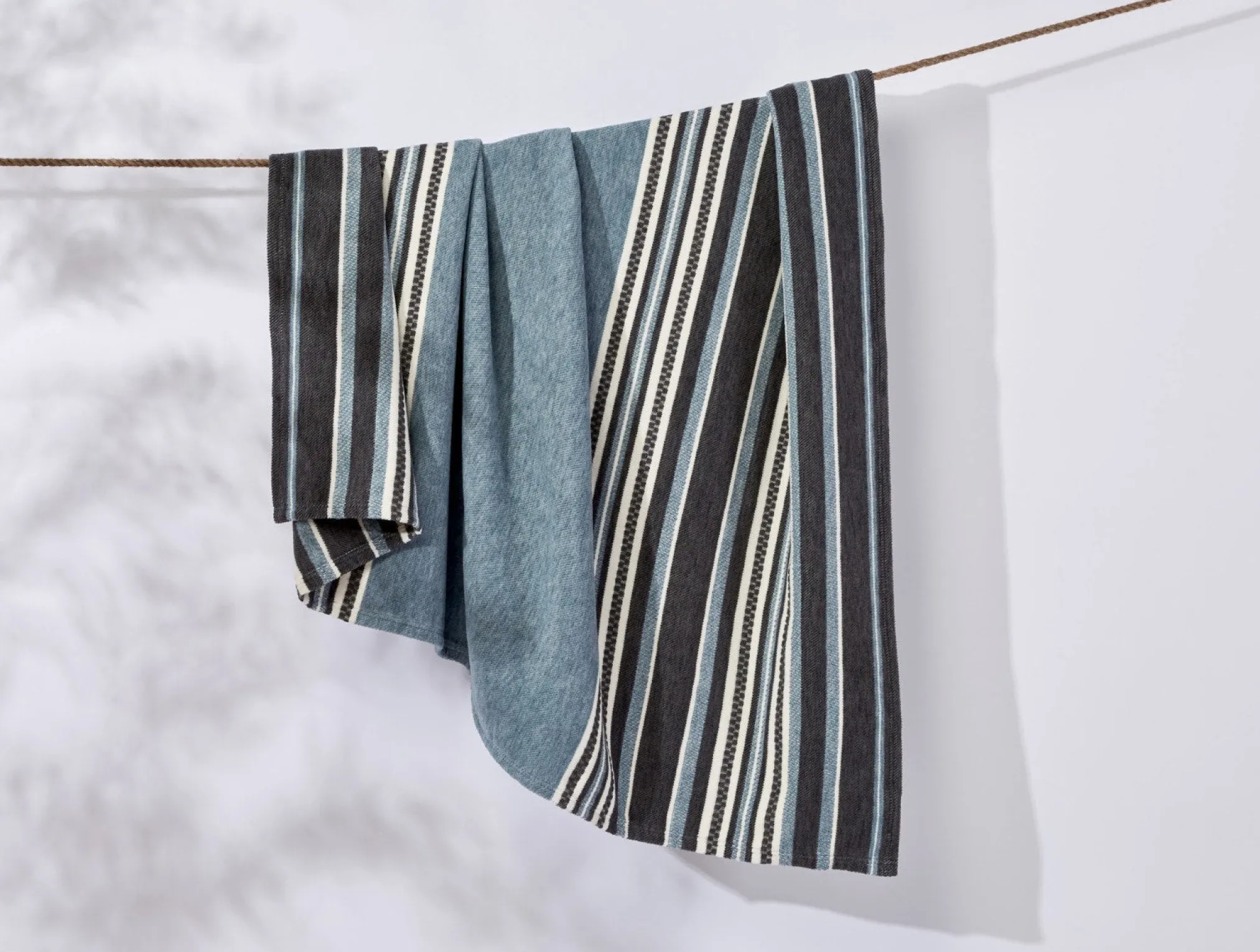 Coyuchi Mariposa Supersoft Organic Cotton Blanket< Bed Blankets