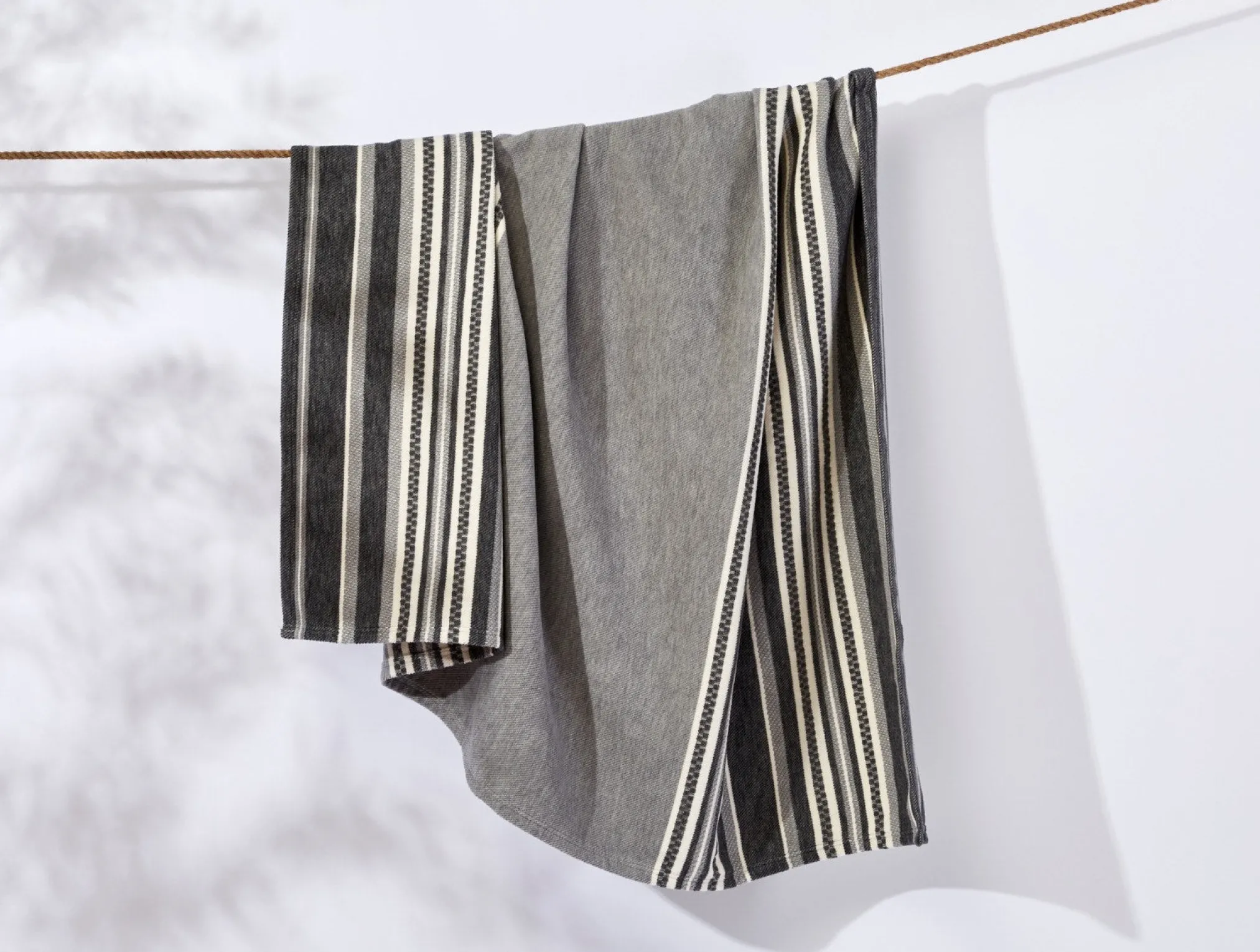 Coyuchi Mariposa Supersoft Organic Cotton Blanket< Bed Blankets