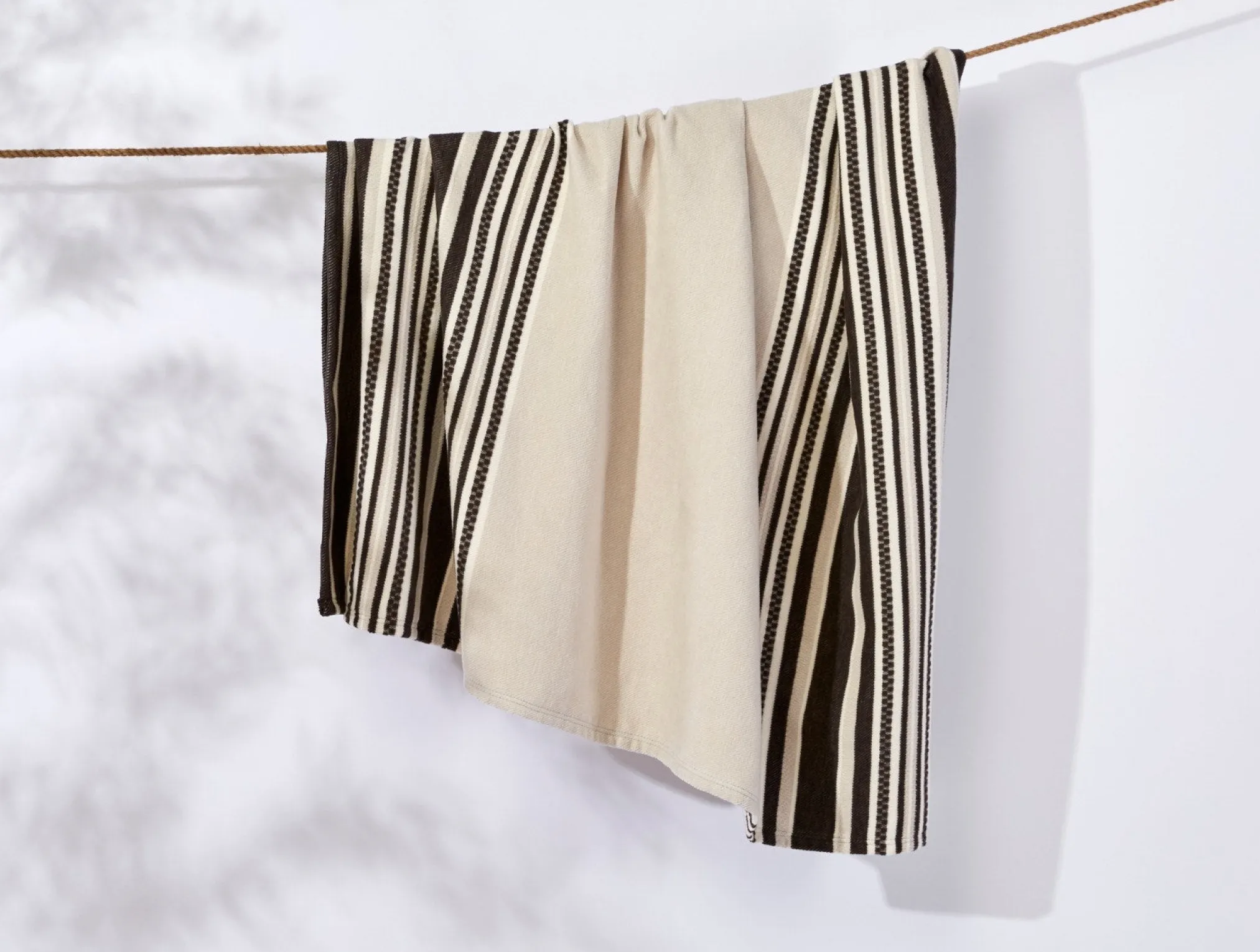 Coyuchi Mariposa Supersoft Organic Cotton Blanket< Bed Blankets