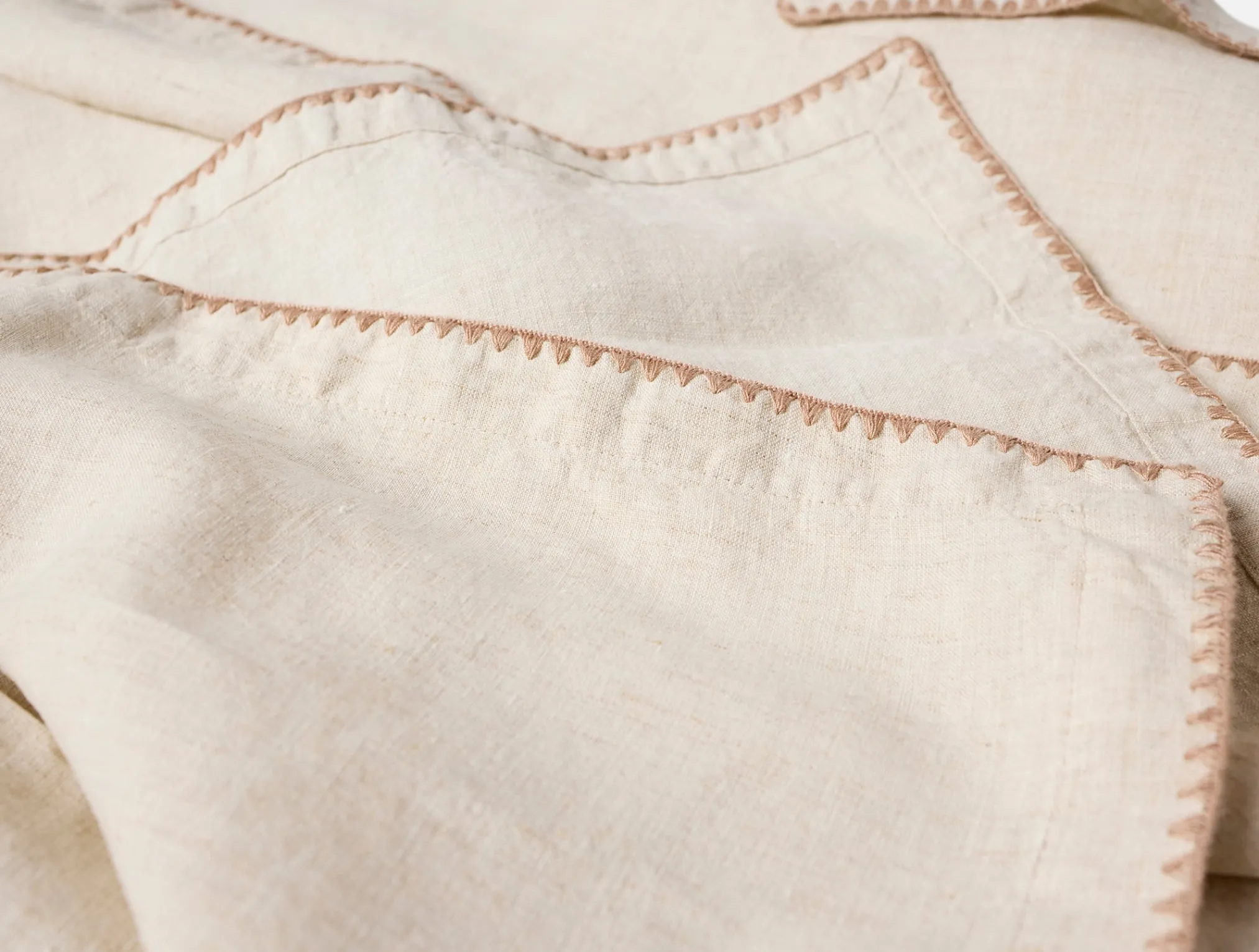 Coyuchi Olivos Embroidered Organic Linen Napkins< Dining