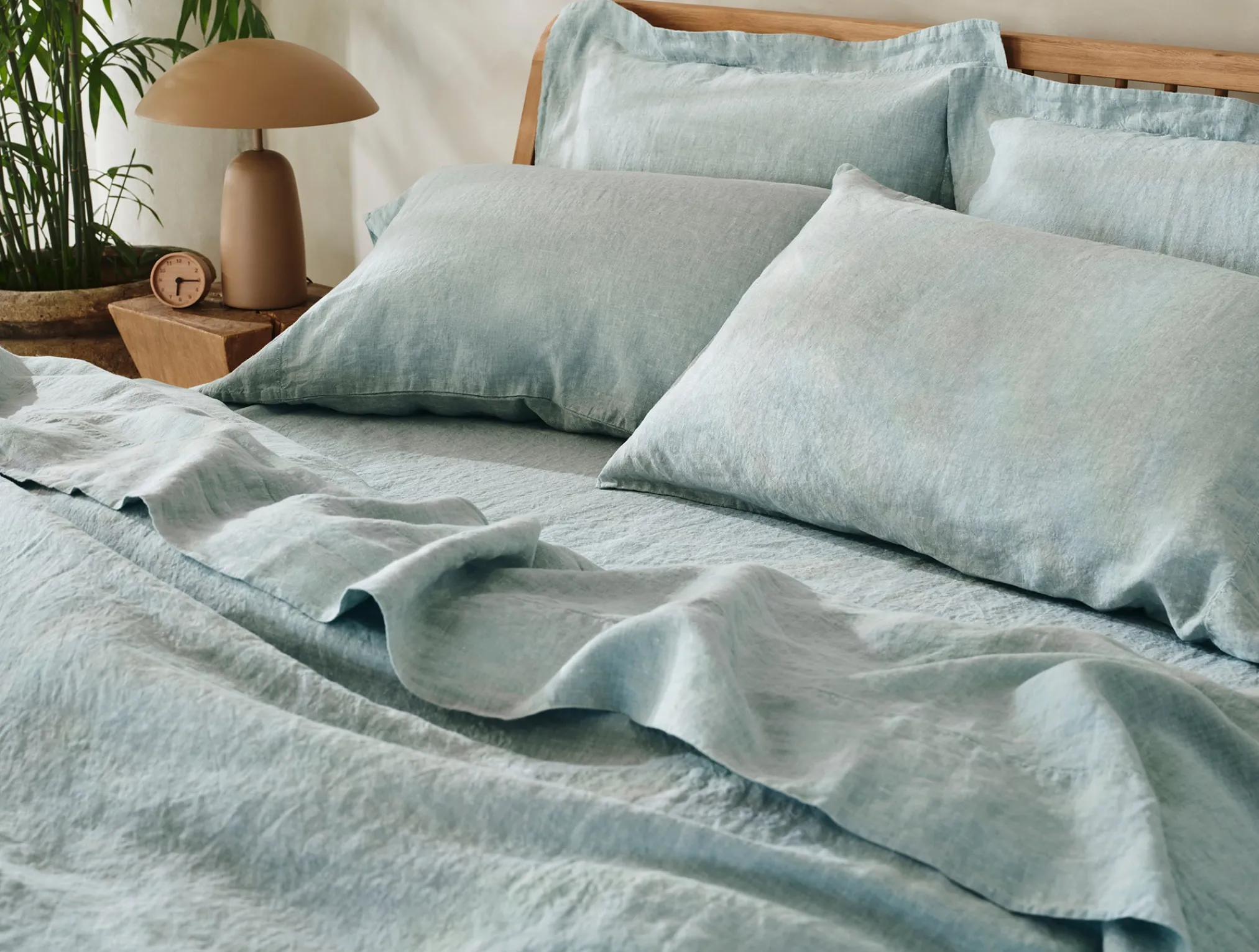 Coyuchi Organic Relaxed Linen Duvet Set< Duvet Covers + Sets