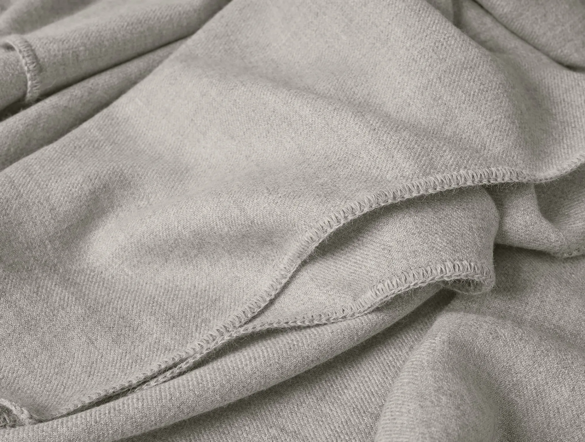 Coyuchi Pacaya Alpaca Blanket< Bed Blankets