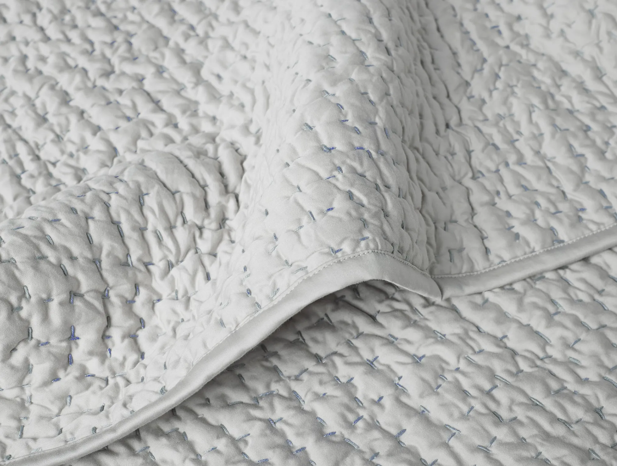 Coyuchi Pebbled Handstitched Organic Toddler Quilt< Baby|Baby Bedding