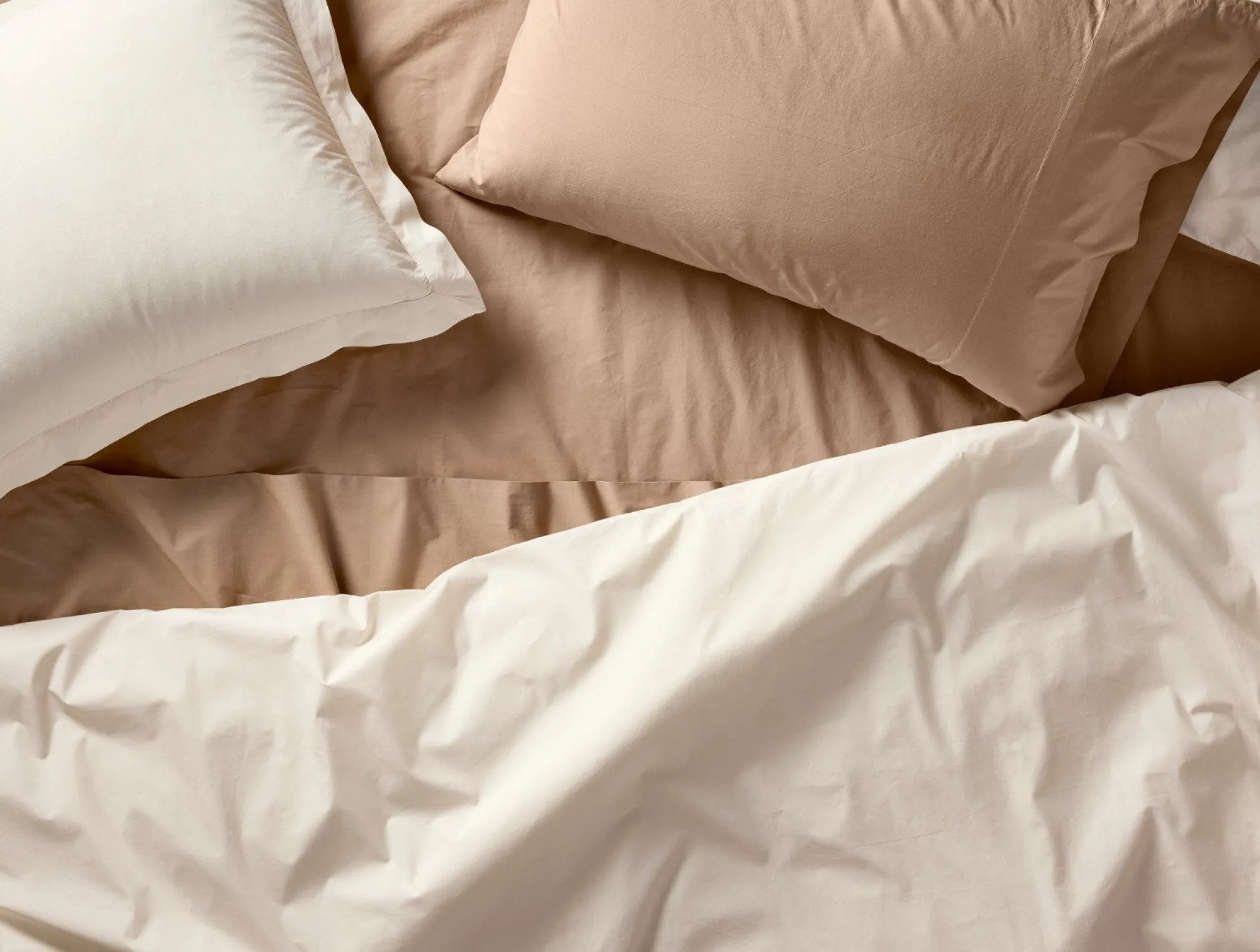 Coyuchi Refined Organic Percale Fitted Sheet< Fitted Sheets|Fitted Sheets
