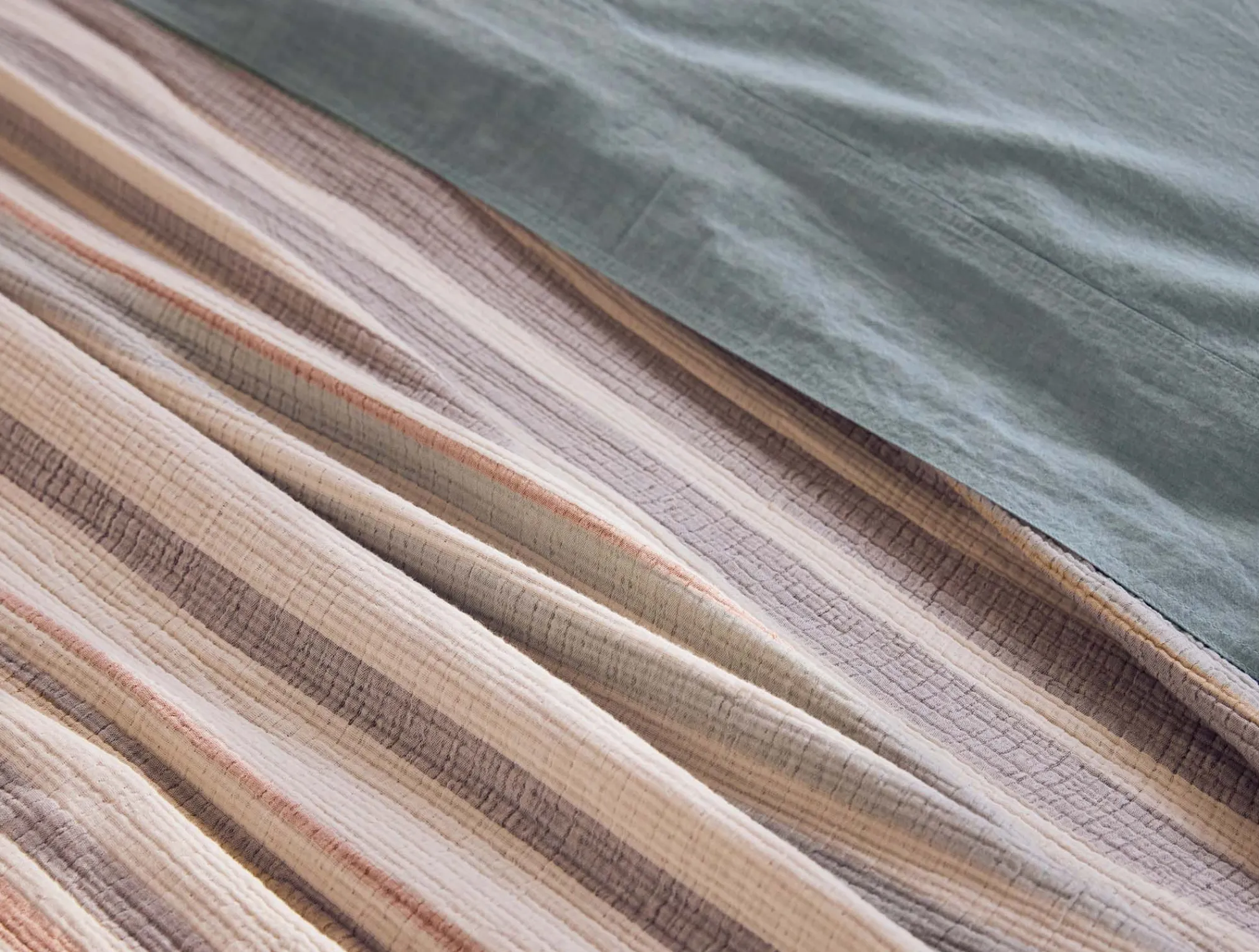 Coyuchi Topanga Organic Matelasse Throw< Throws