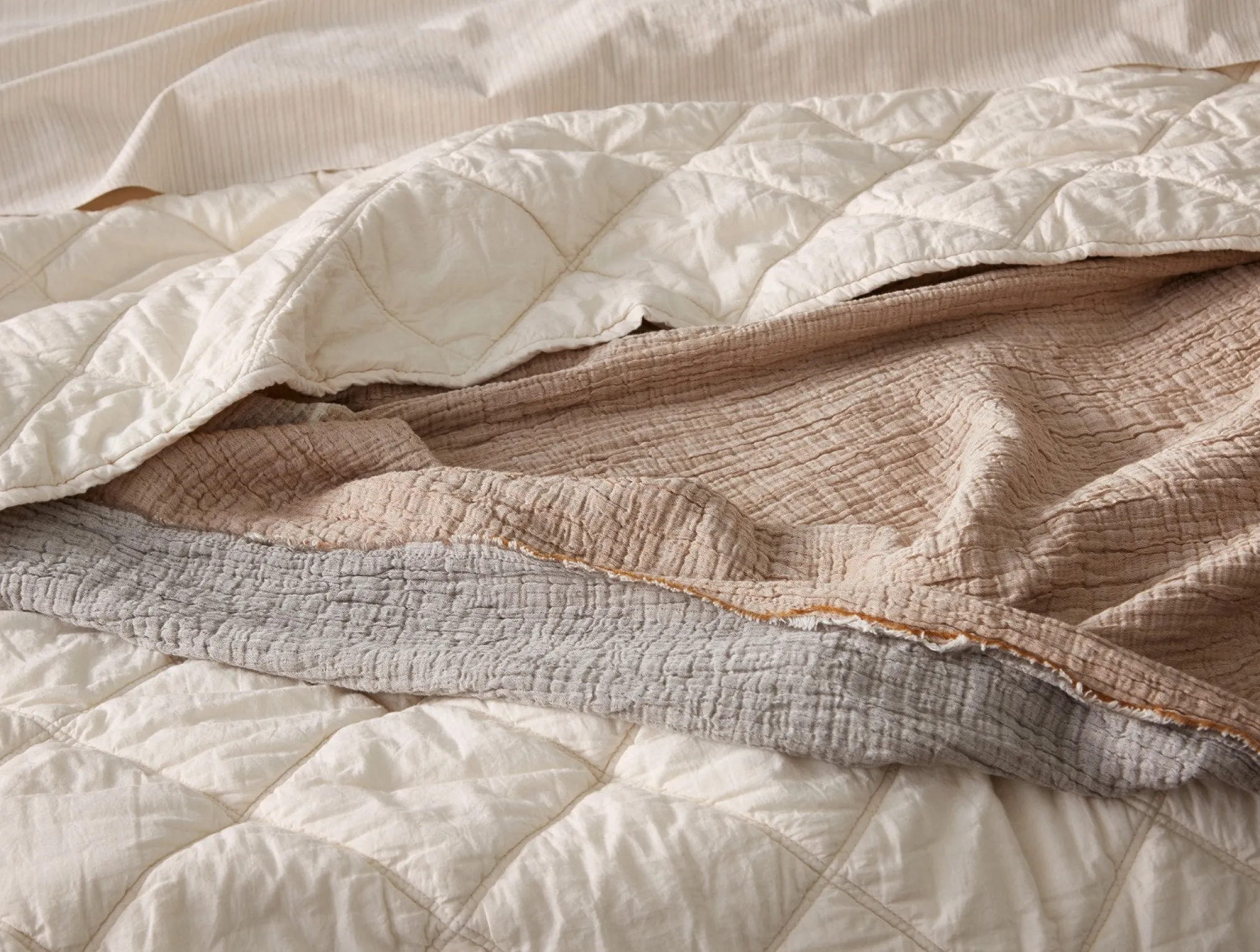 Coyuchi Topanga Organic Matelasse Striped Throw< Throws