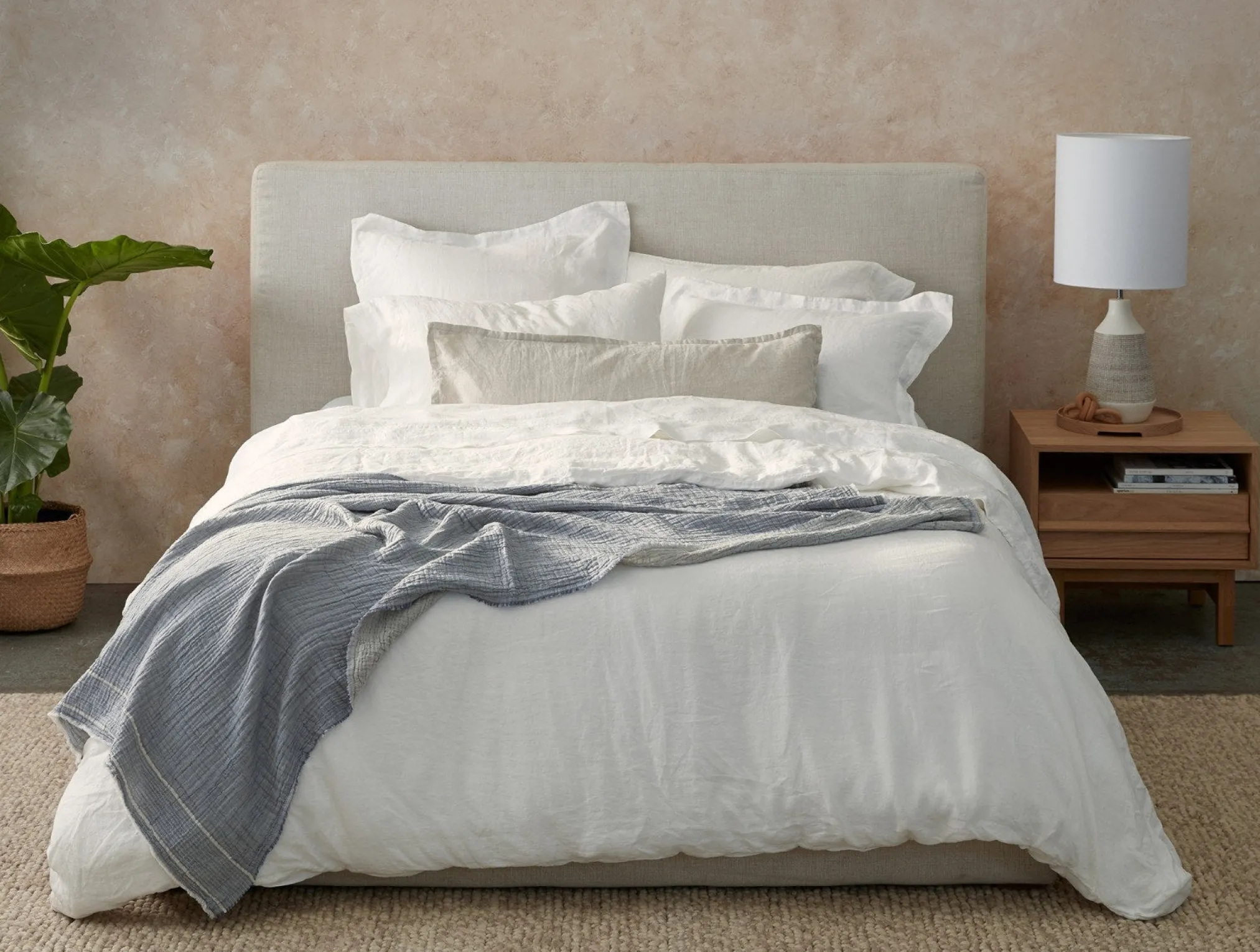 Coyuchi Topanga Organic Matelasse Striped Throw< Throws