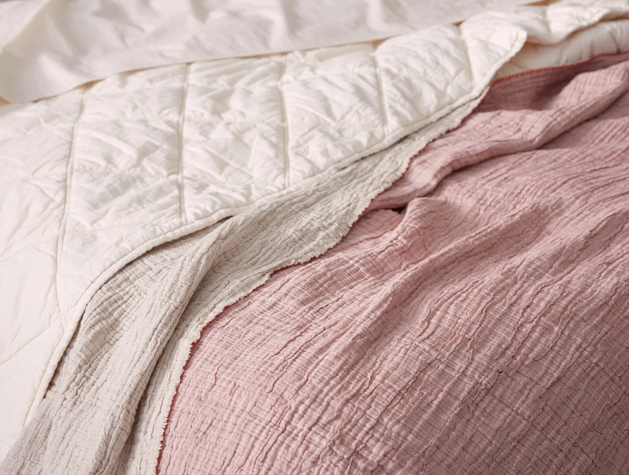 Coyuchi Topanga Organic Matelasse Striped Throw< Throws