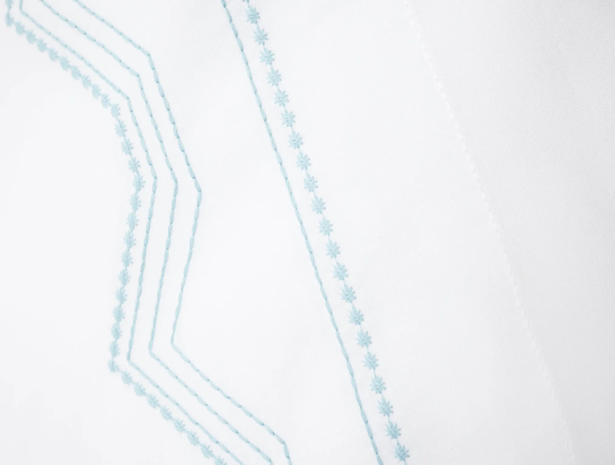 Coyuchi Vista Embroidered Organic Pillowcases< Pillowcases|Pillowcases
