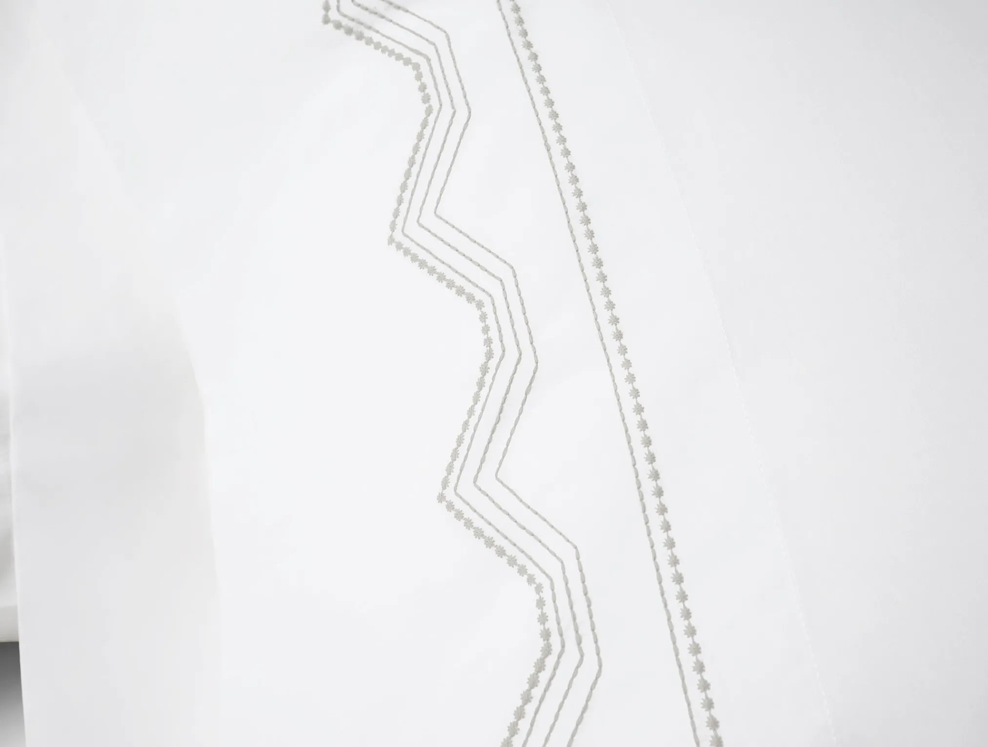 Coyuchi Vista Embroidered Organic Pillowcases< Pillowcases|Pillowcases