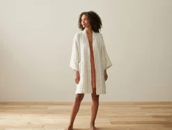 Coyuchi Women's Matelassé Organic Robe< Robes